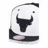 Mitchell & Ness czapka z daszkiem Chicago Bulls NBA Day One Snapback Bulls 6HSSMM19226-CBUWHBK